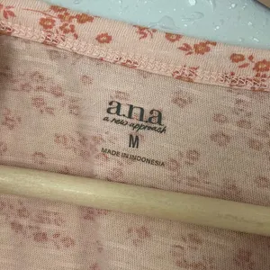 🦋 a.n.a Orange Floral Short Sleeve Tee Casual Summer Medium thumbnail 2