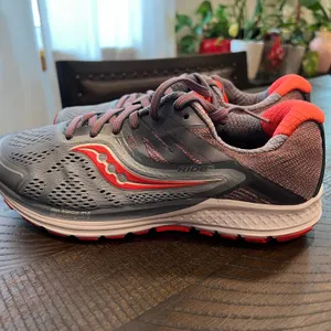 Saucony Women's Ride 10 size 8 women thumbnail 3
