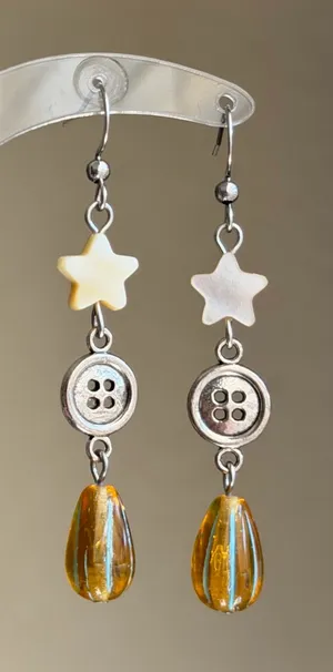 Handmade y2k funky fairy whimsy dangle earrings🌟🧡 thumbnail 1