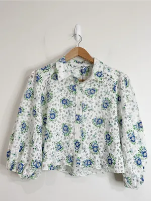 Zara Collared Button-down Balloon Sleeve Crop Blouse Burnout Floral Print size L thumbnail 3