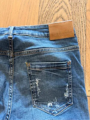 Zara Basic Denim Straight Ripped Jeans thumbnail 6