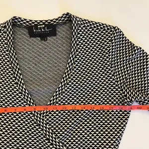 Nicole Miller Collection‎ Claudette Knit Wrap Sweater Dress L Geometric Ruffles thumbnail 9