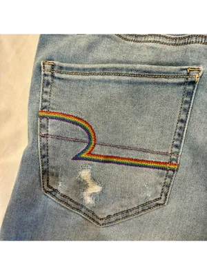 American Eagle Womans Pride Rainbow Stitched Light Wash Distressed Shorts Sz 2 thumbnail 4