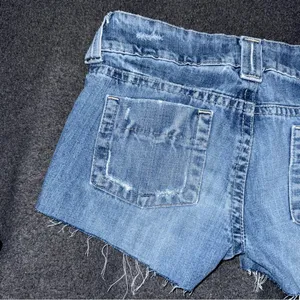 Vintage Old Navy Ultra Low Rise Micro Mini Jean Booty Shorts Blue Denim Sz 2 Y2K thumbnail 6