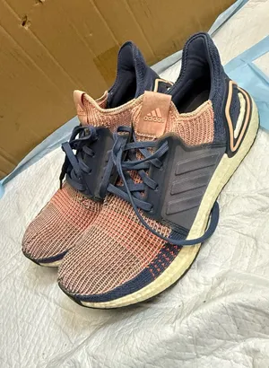 Adidas Ultraboost 19 Women's Size 10.5 Running Shoes thumbnail 1