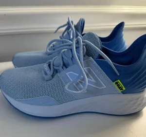 New Balance Roav thumbnail 1