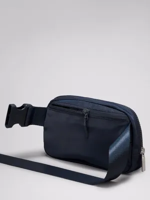 LULULEMON Everywhere Belt Bag in Black NWOT thumbnail 8