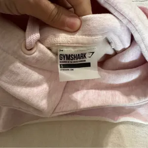 Cropped gymshark hoodie size small thumbnail 7