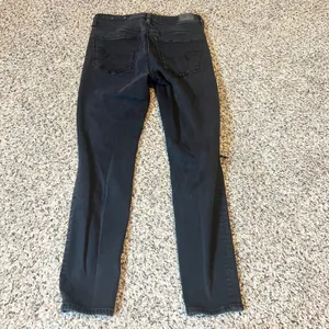American Eagle Super‎ Hi Rise Jegging Jeans Black Ripped Knee Women Size 8 Short thumbnail 8