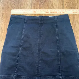 Free People Black Denim Mini Skirt High Waisted‎ Back Zip Size 12 Grunge Skater thumbnail 2