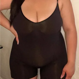 Skims sz L Seamless‎ Sculpt Mid-Thigh Bodysuit Onyx black New without box shorts thumbnail 11