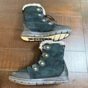 Sorel Explorer Joan Waterproof Winter Boots Black Suede Faux Fur 8.5 Gorpcore thumbnail 4