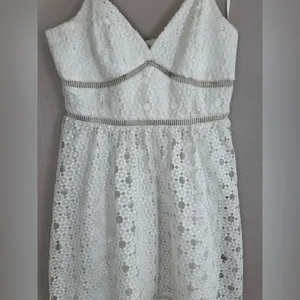 Bardot Botanical White Lace Midi Dress in Ivory size 8 Medium $139 Revolve Bride thumbnail 6