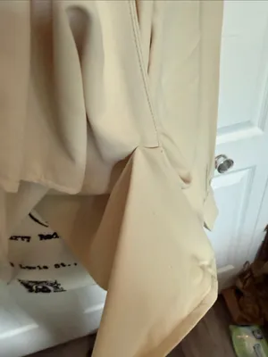 BloomChic Beige Button thumbnail 8