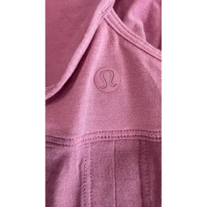 Lululemon Athletica Womens Plum Purple Split Back V-Neck Yoga Tank Top Size 4-6 thumbnail 4