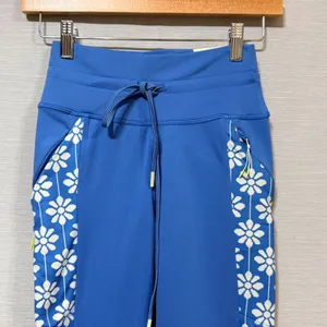 OFFLINE by Aerie Blue Daisy Floral Warmup Leggings High Rise Pockets Womens M thumbnail 3