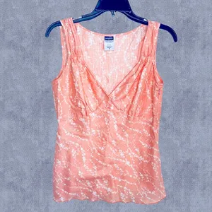 Patagonia women’s top size 6 thumbnail 1