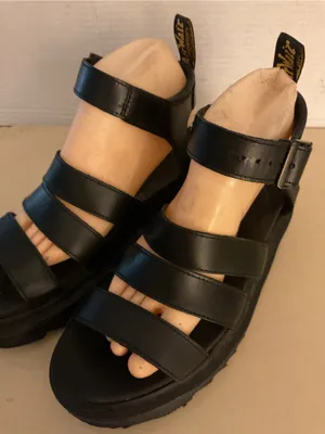 Dr. Martens women black leather platform Blaire platform Blaire sandals US 7 thumbnail 2