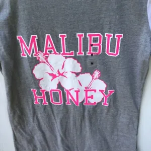 Old Navy Short Sleeve Womens Graphic Malibu Honey Tee Size M thumbnail 2