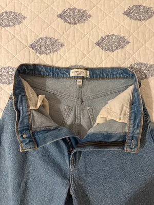 Abercrombie & Fitch The ‘90s Straight Ultra High Rise Curve Love thumbnail 4