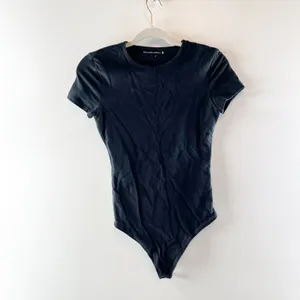 Abercrombie Crewneck Short Sleeve Bodysuit Black Medium thumbnail 2