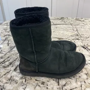 Black Ugg Australia Classic Short- Women’s size 7‎ thumbnail 3