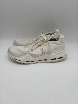 On Cloud Woman’s Size 10.5 Running Shoes - Excellent Condition-Running Or Casual thumbnail 3