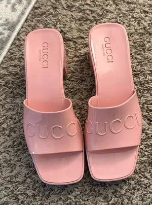 Gucci pink jelly sandals size 9 thumbnail 1