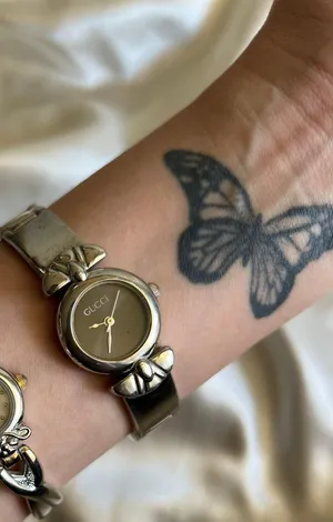 Gucci Vintage Womens Watch With black Face And Stainless Steel Band thumbnail 1