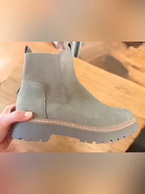 Dolce Vita Leigha Chelsea Ankle Boots – Light Grey / Stone Faux Leather Size 9 thumbnail 11
