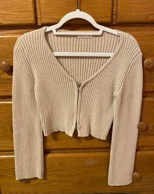 Sweater thumbnail 1