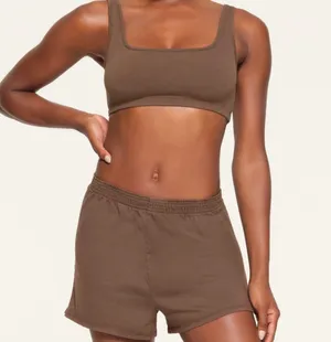SKIMS OUTDOOR DRAPEY SHORTS 'COCOA' thumbnail 6