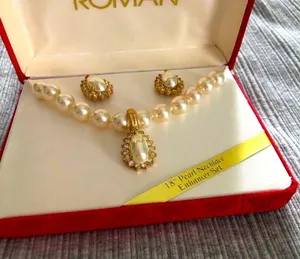 Costume jewelry- 18” Pearl necklace and earrings with rhinestones. thumbnail 2