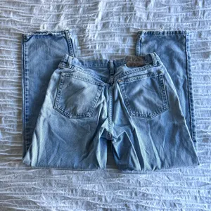 Wrangler Relaxed Fit Jeans thumbnail 2