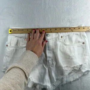 We The Free People Sz 30 Shorts Loving Good Vibrations Spring White Denim Cutoff thumbnail 13