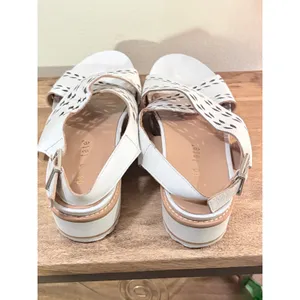 David Tate White Leather Laser Cut Crisscross Slingback Platform Sandals‎ 8.5 thumbnail 5