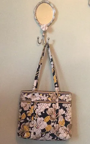 Retired Vera Bradley Tote thumbnail 3