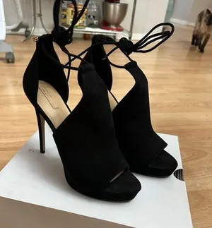 Heels thumbnail 1