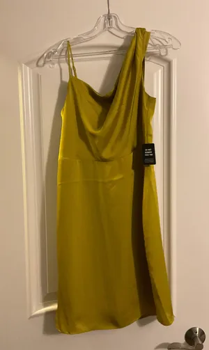 Dress thumbnail 1