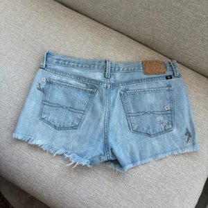 Lucky Brand The Cut Off Shorts 6 28 Floral Embroidered Denim Boho Summer Fairy thumbnail 2