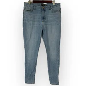 Lee Women's Slim Fit Skinny Leg Jean Women's 14 Light Blue Wash Midrise thumbnail 3