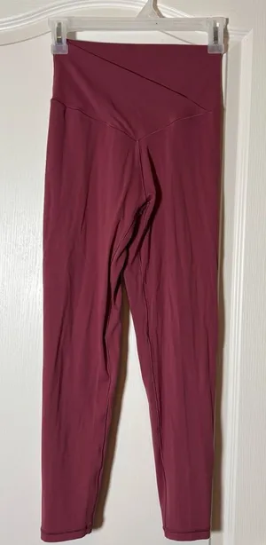 Offline by Aerie. 7/8 high rise Real Me Sz Medium. thumbnail 1
