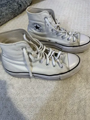 Women’s Converse Platform thumbnail 3