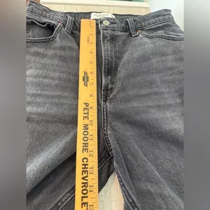 Abercrombie & Fitch Curve Love Ultra High Rise 90s Straight Jean Black Wash 8 L thumbnail 4