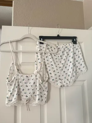 Victoria’s Secret Blue and White Floral Bow Top & Short Set thumbnail 6
