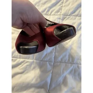 BCBG Max Azria Heels Burgundy Satin Slingback Sandals Peep Toe Stiletto Size 6 thumbnail 4