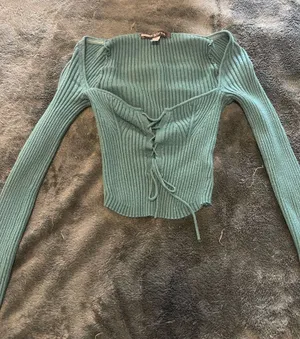 Urban Outfitters Top thumbnail 1