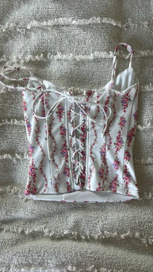 Edikted Top Corset White Lace Floral thumbnail 2