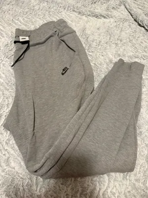 Nike Tech Sweatpants thumbnail 1