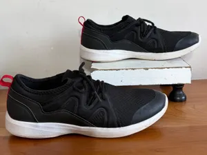 Vionic Storm ASR1724 Black Red Active Walking Sneakers Womens 8.5 thumbnail 1